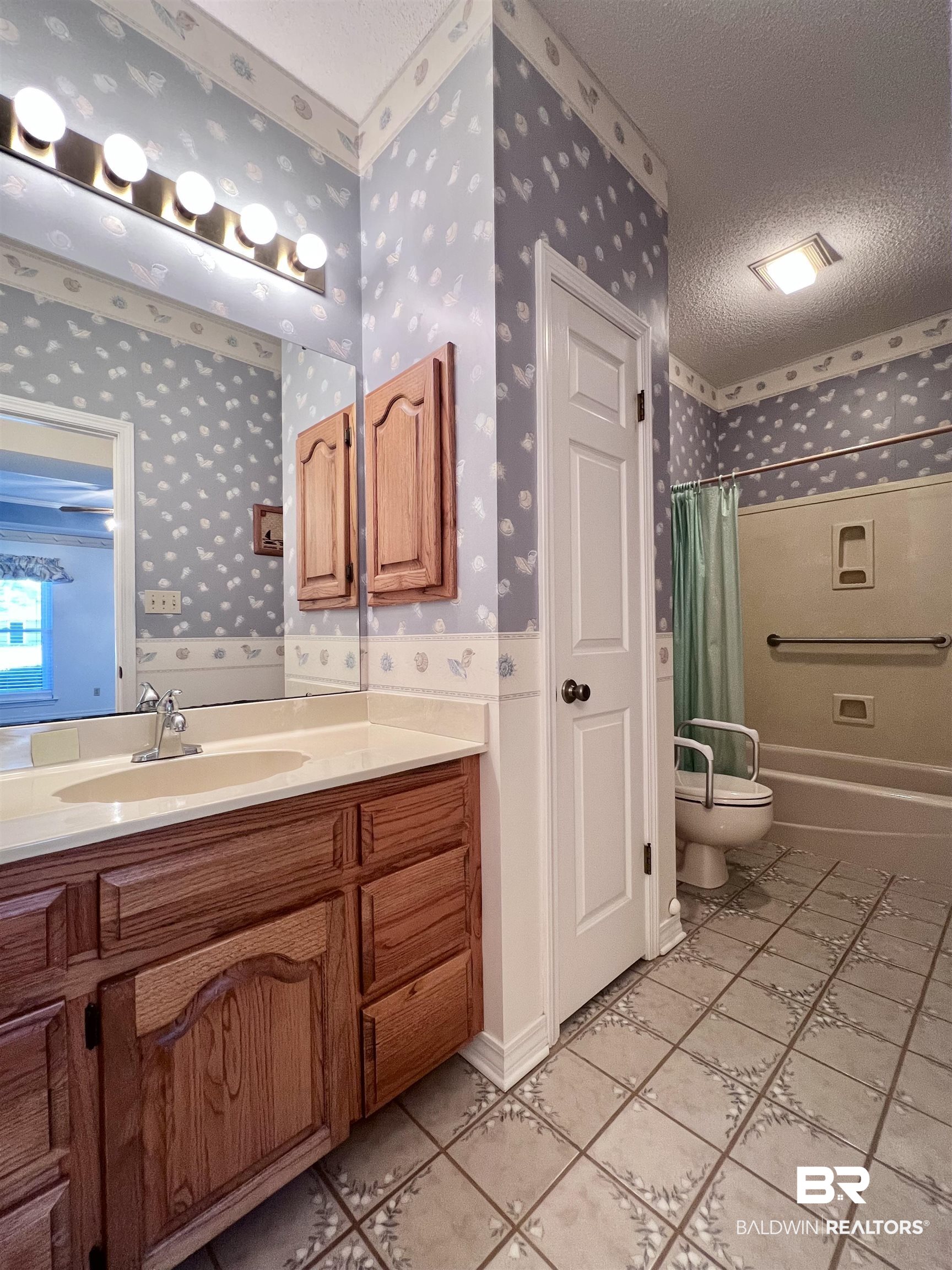 9420 Clubhouse Drive Foley, AL 36535 - Photo 12 of 31 Master Bath