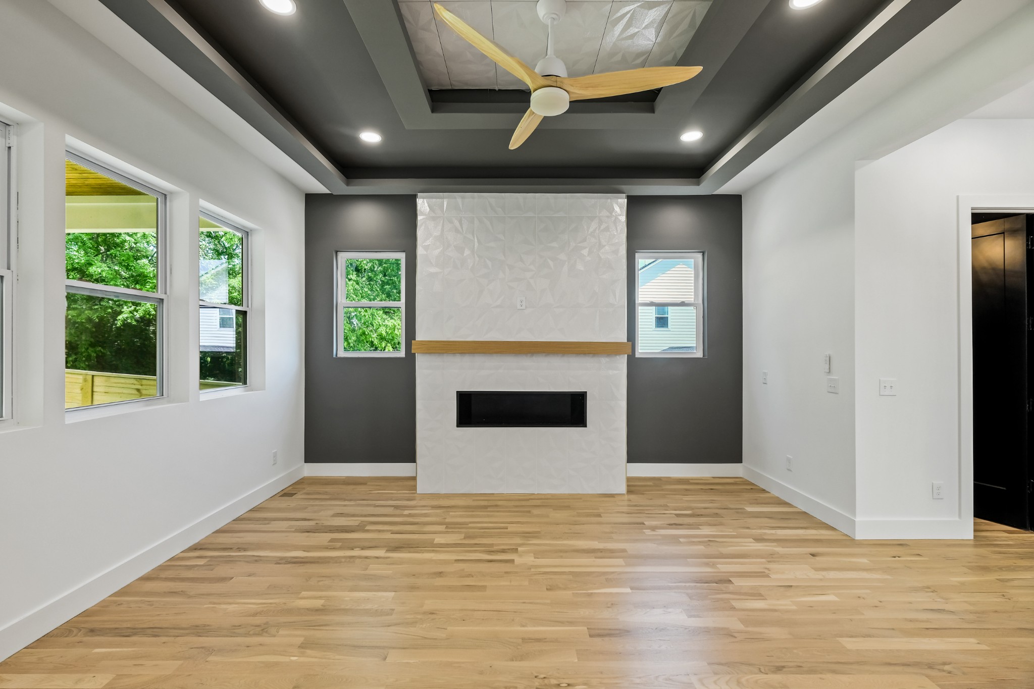 629 B Ries Avenue Nashville, TN 37209 - Photo 26 of 62 an empty room with windows and fireplace