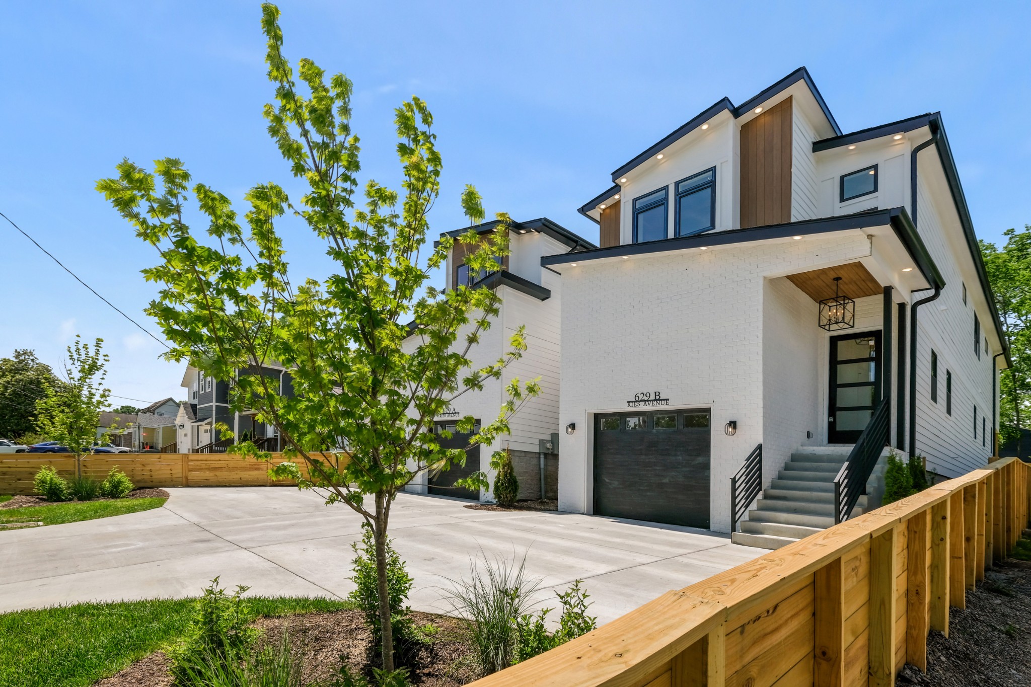 629 B Ries Avenue Nashville, TN 37209 - Photo 3 of 62 a house that has a tree in front of the house