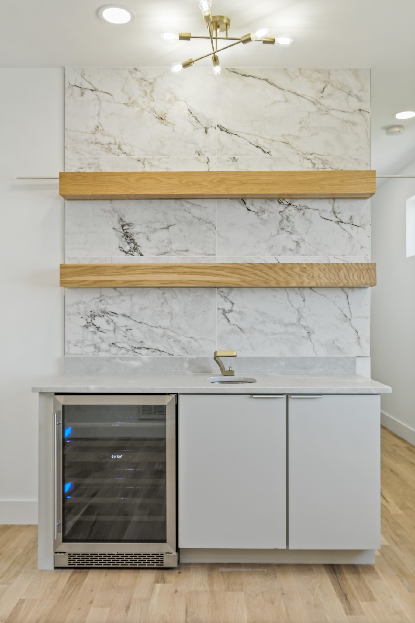 629 B Ries Avenue Nashville, TN 37209 - Photo 34 of 62 a view of fireplace with washer and dryer