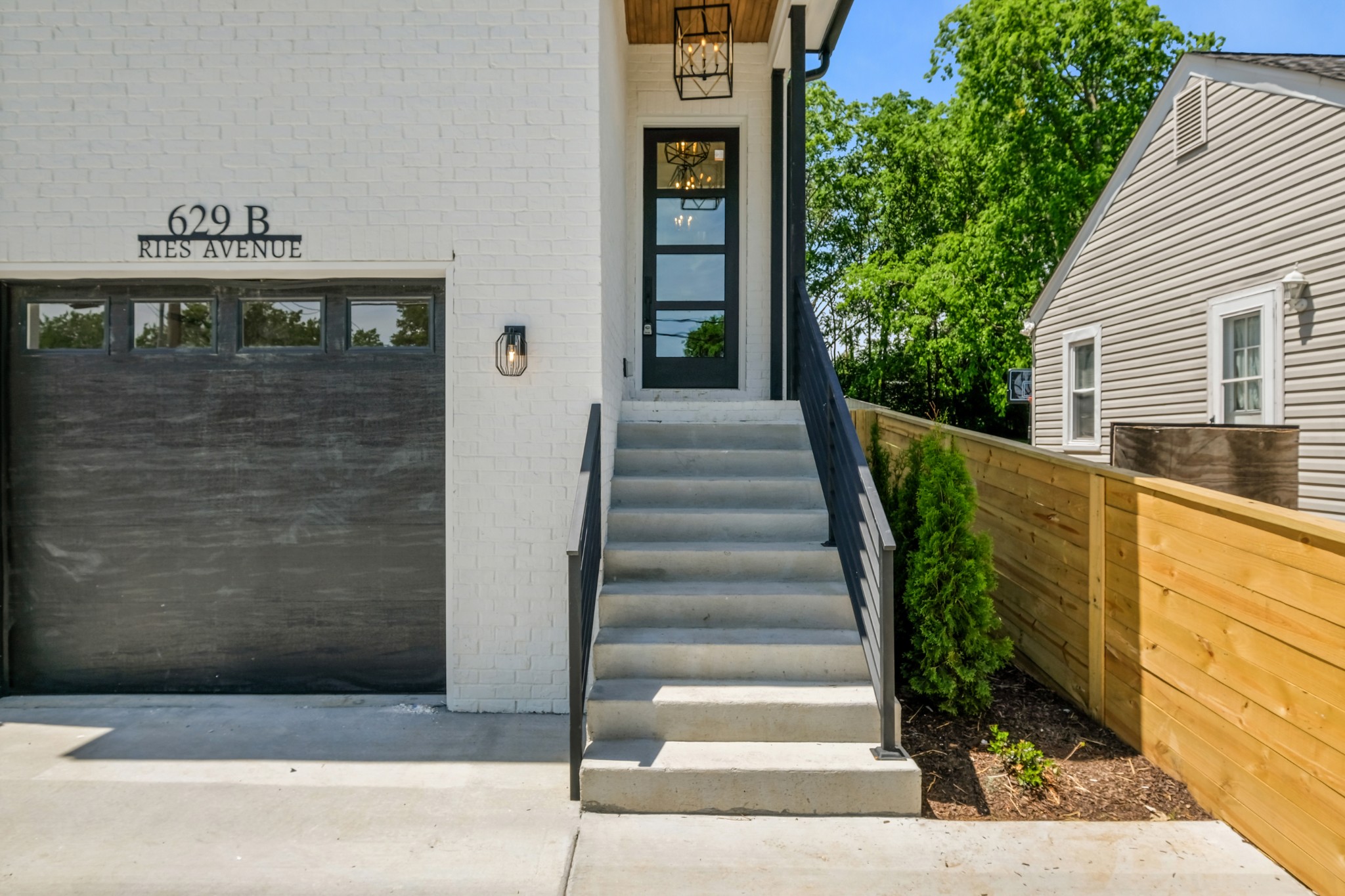 629 B Ries Avenue Nashville, TN 37209 - Photo 4 of 62 a view of a entrance door of the house