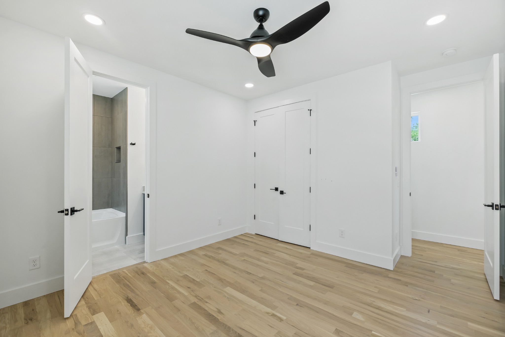 629 B Ries Avenue Nashville, TN 37209 - Photo 51 of 62 a room that has a bed and a ceiling fan