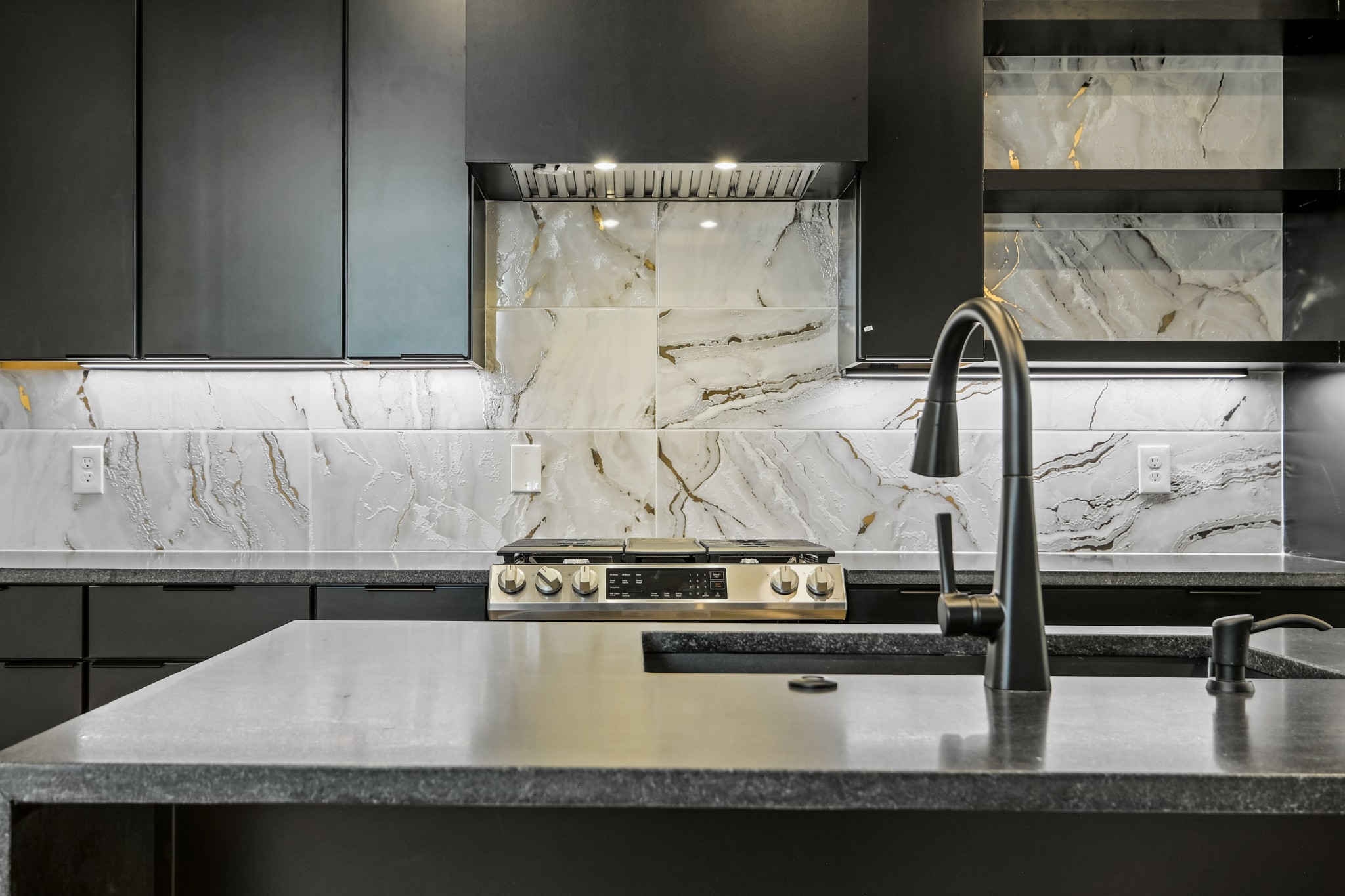 629 B Ries Avenue Nashville, TN 37209 - Photo 10 of 62 a close view of kitchen sink