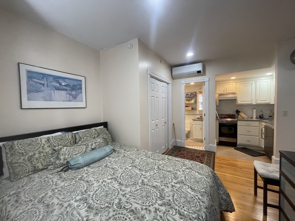 105 Pinckney Street, Unit 8 Boston, MA 02114 - Photo 4 of 13