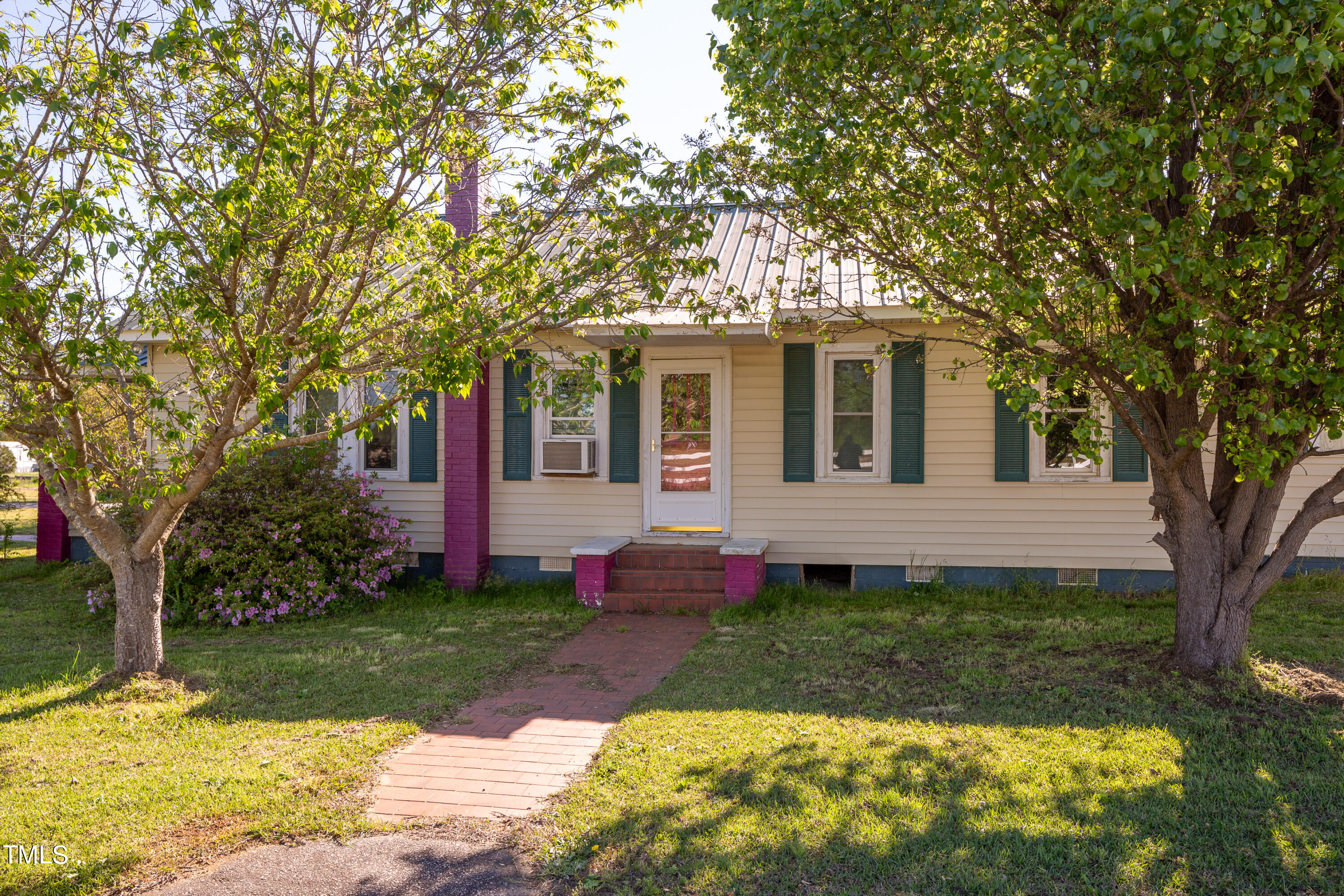 4620 Roanoke Road Newton Grove, NC 28366 - Photo 21 of 32 4620 Roanoke Rd-24