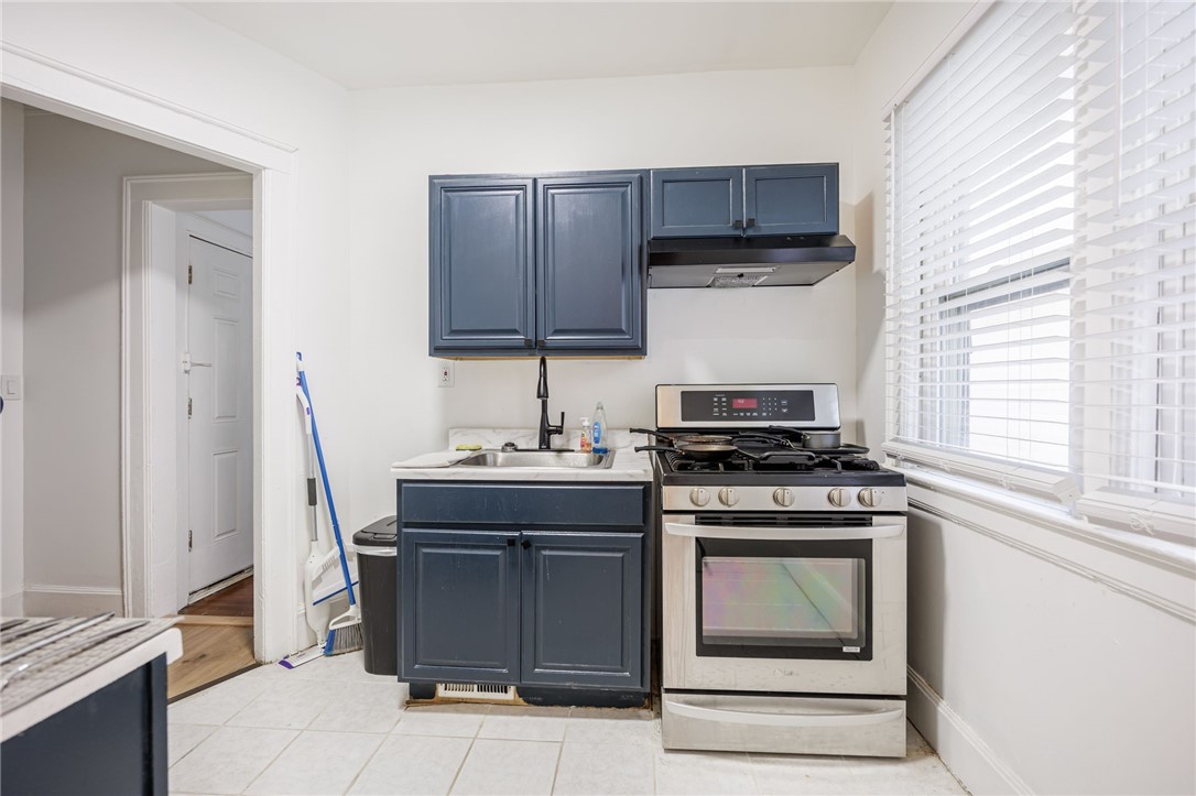 409 Raines Park Rochester, NY 14613 - Photo 23 of 40