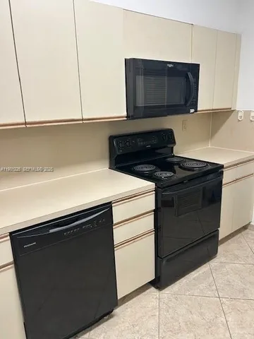 $3,400 | 8816 Collins Avenue, Unit 105, Surfside, FL 33154