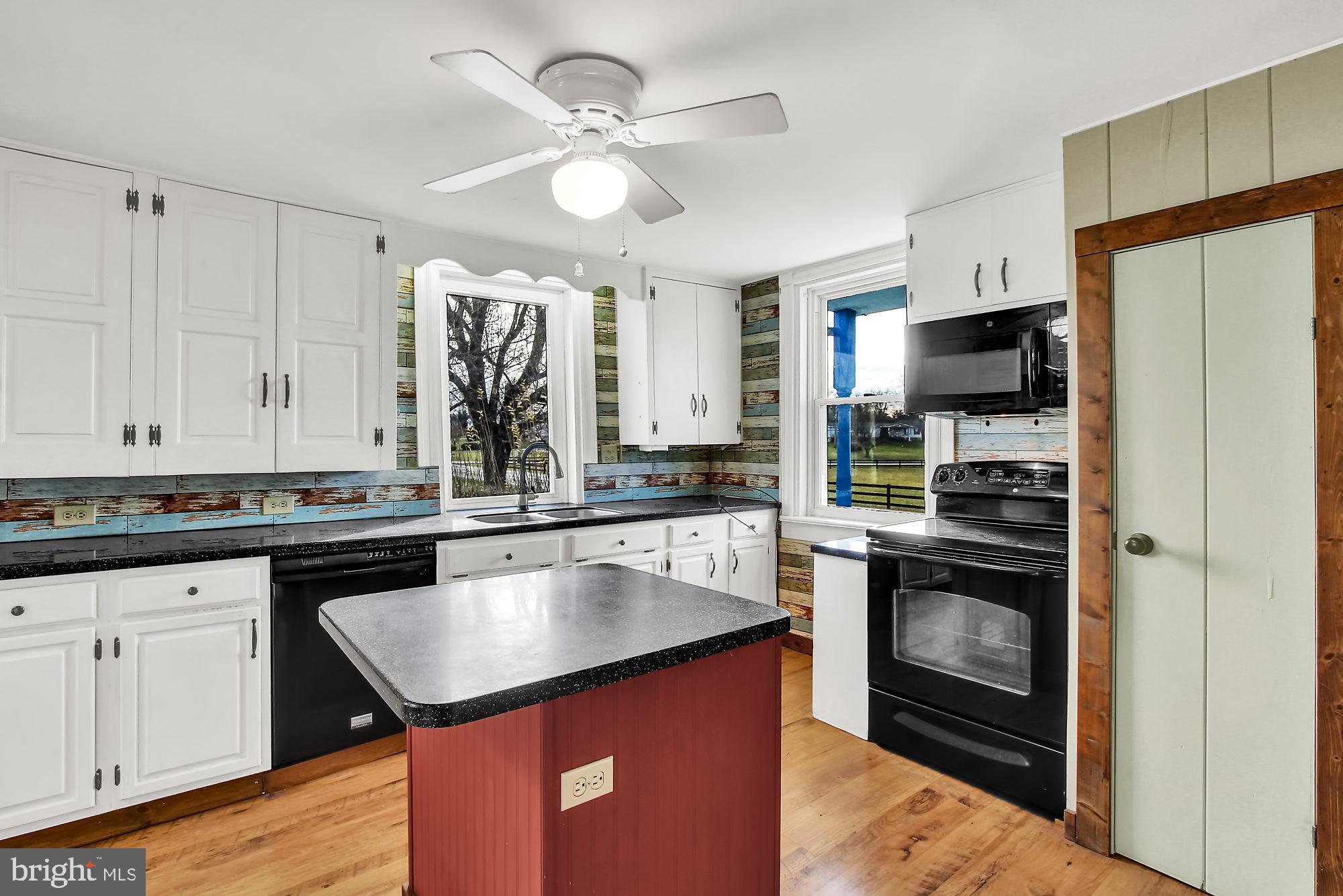 6121 Davidsburg Road Dover, PA 17315 - Photo 5 of 43 Kitchen