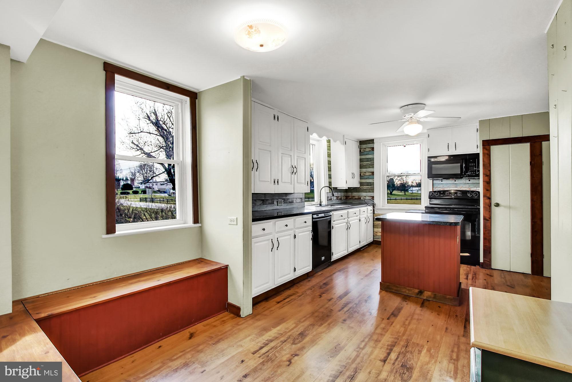6121 Davidsburg Road Dover, PA 17315 - Photo 7 of 43 Seating area of kitchen
