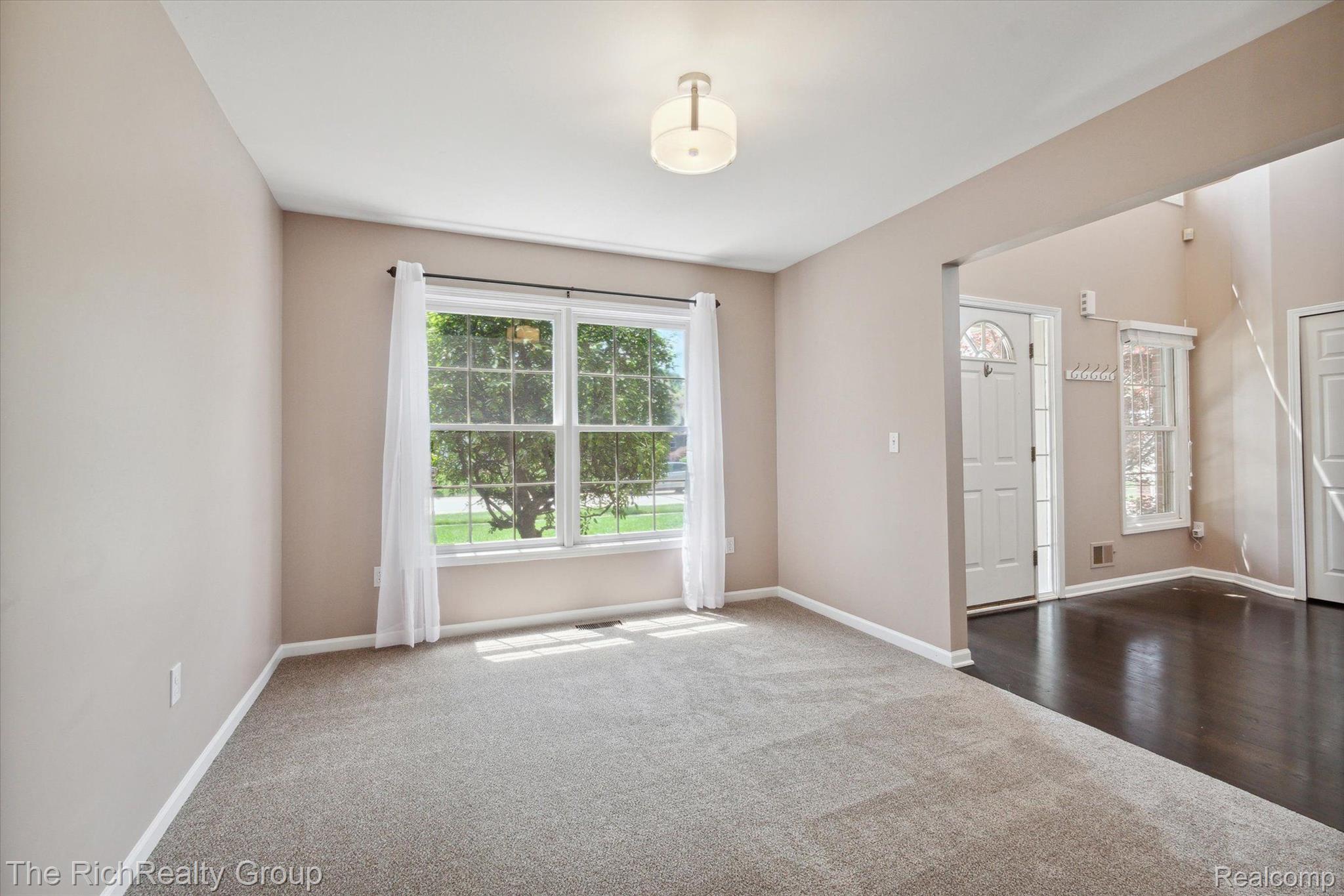 2578 Brilliance Rochester, MI 48309 - Photo 5 of 54 Gallery Image 5