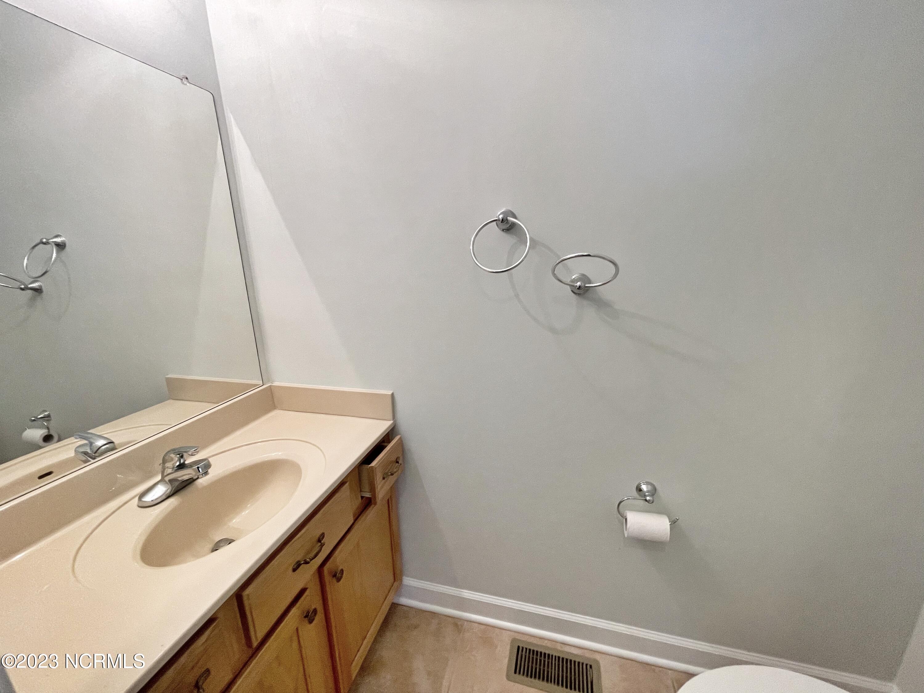 2047 Neuse Road Kinston, NC 28501 - Photo 33 of 49 HALF BATH
