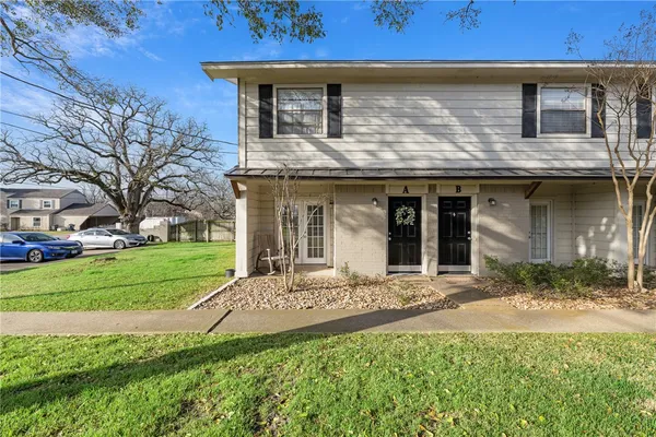 $1,320 | 1400 Summit Street, Unit A, College Station, TX 77845