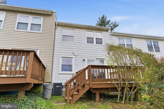 $2,400 | 393 Rutgers Court, Bensalem, PA 19020