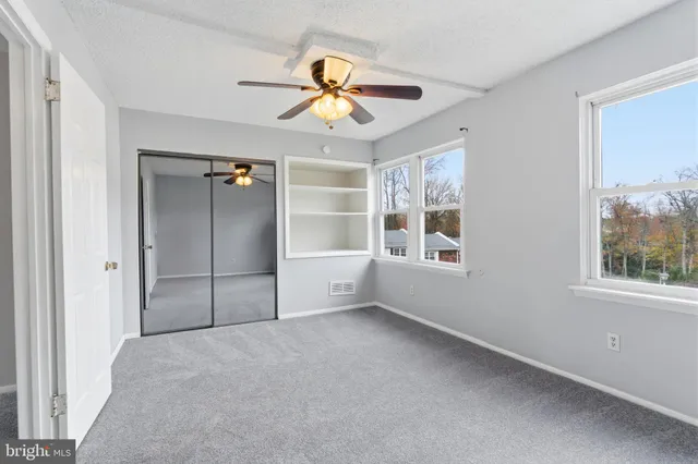 $2,400 | 393 Rutgers Court, Bensalem, PA 19020