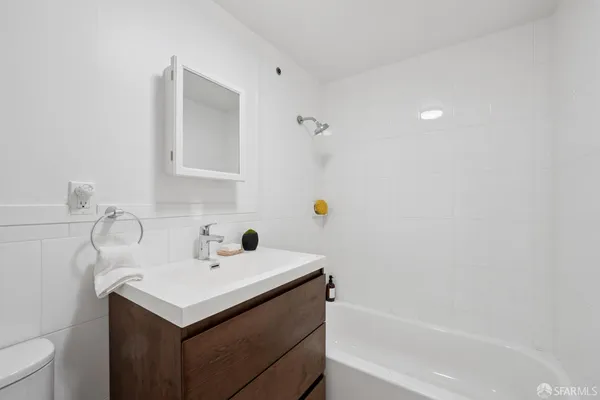 $1,385,000 | 1239 19th Avenue, San Francisco, CA 94122