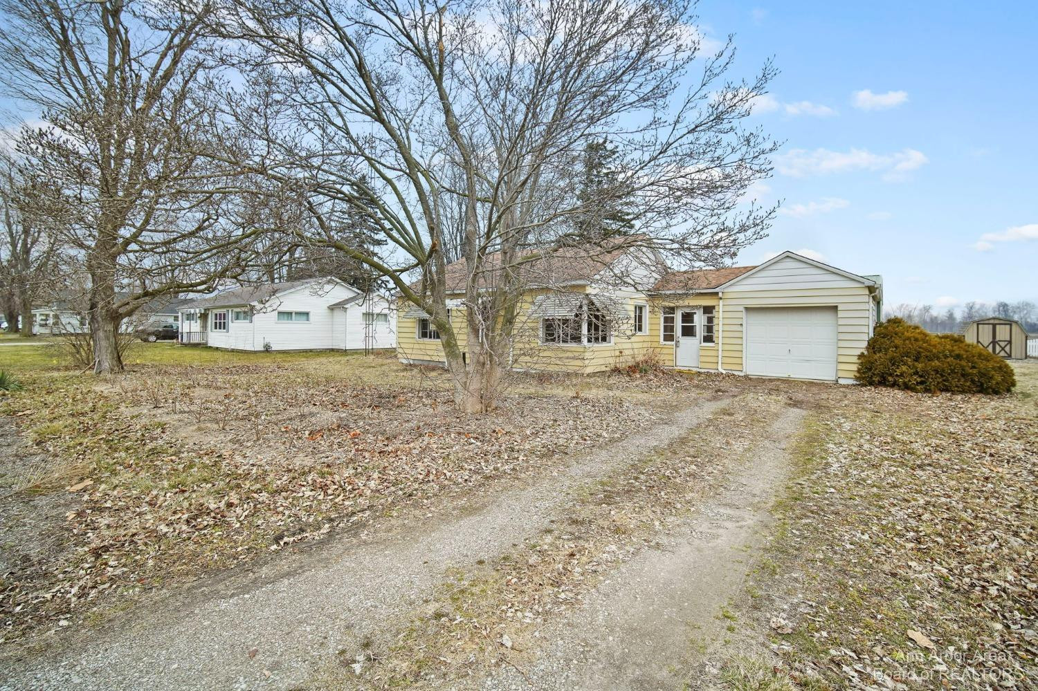 6584 Rouget Road Palmyra, MI 49268 - Photo 2 of 29 Photo 2