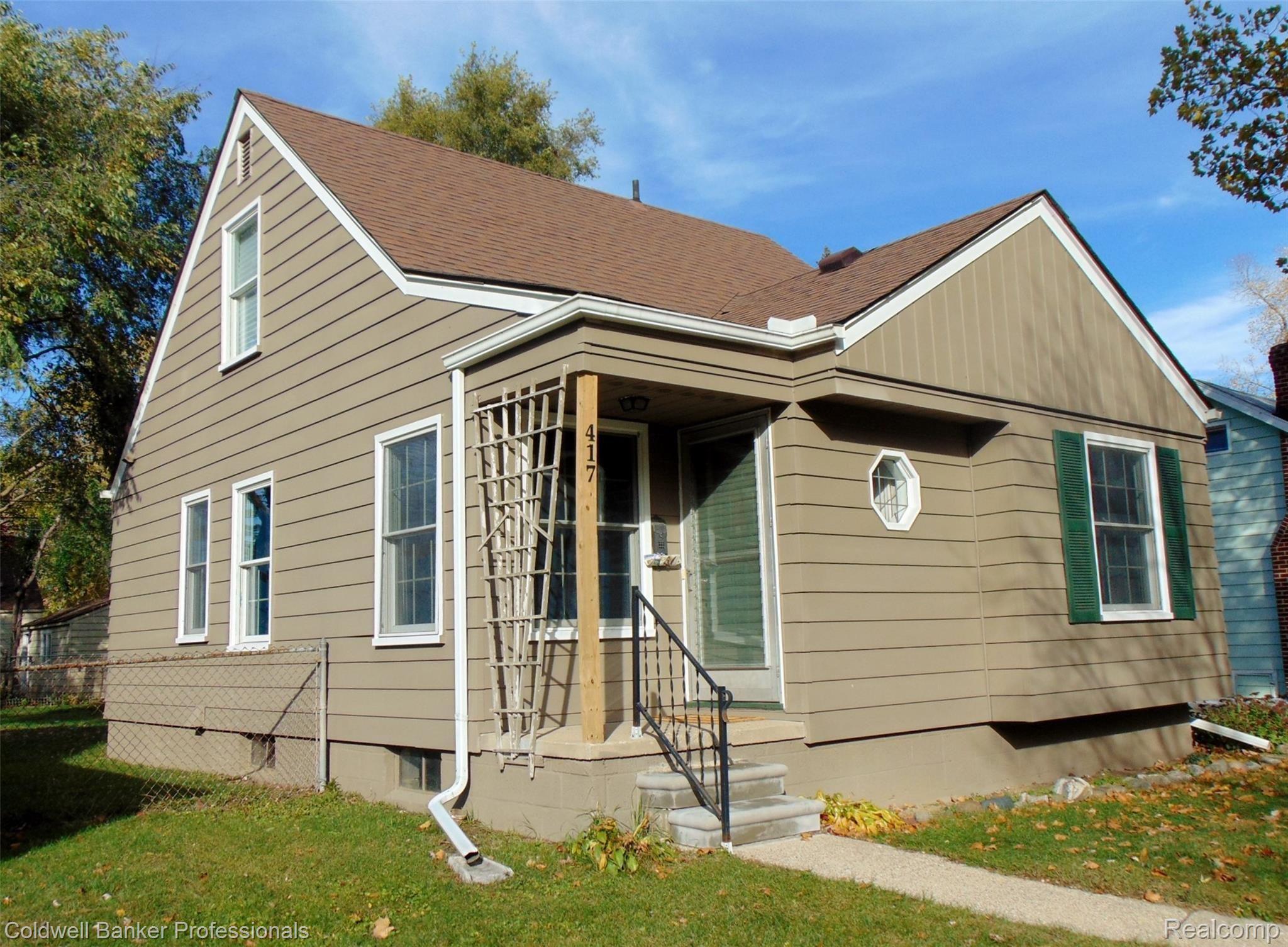 417 Roth Boulevard Clawson, MI 48017 - Photo 2 of 23 side view