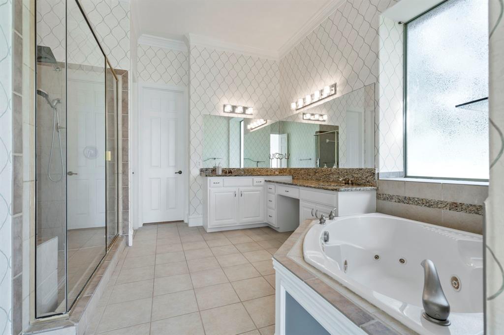 1000 Saddlebrook Drive Lucas, TX 75002 - Photo 23 of 39 Jetted tub oversized shower with seat, separate sinks one with knee space & jetted tub