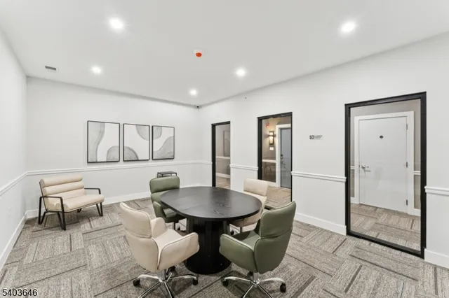 $2,975 | 140 West Webster Avenue, Unit 101, Roselle Park, NJ 07204