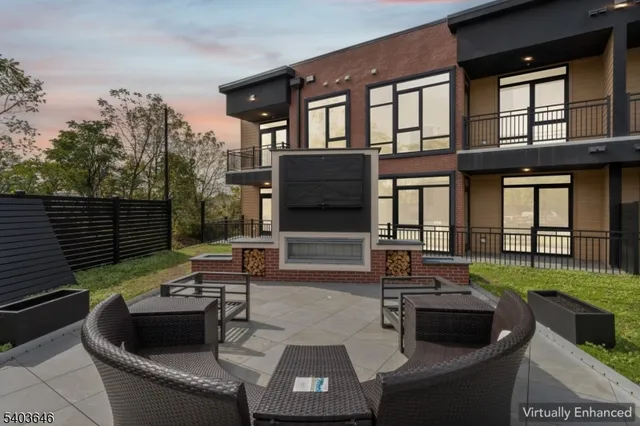 $2,975 | 140 West Webster Avenue, Unit 101, Roselle Park, NJ 07204