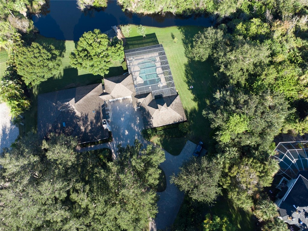 869 Robin Lane Sebastian, FL 32958 - Photo 35 of 35 a view of a garden with plants