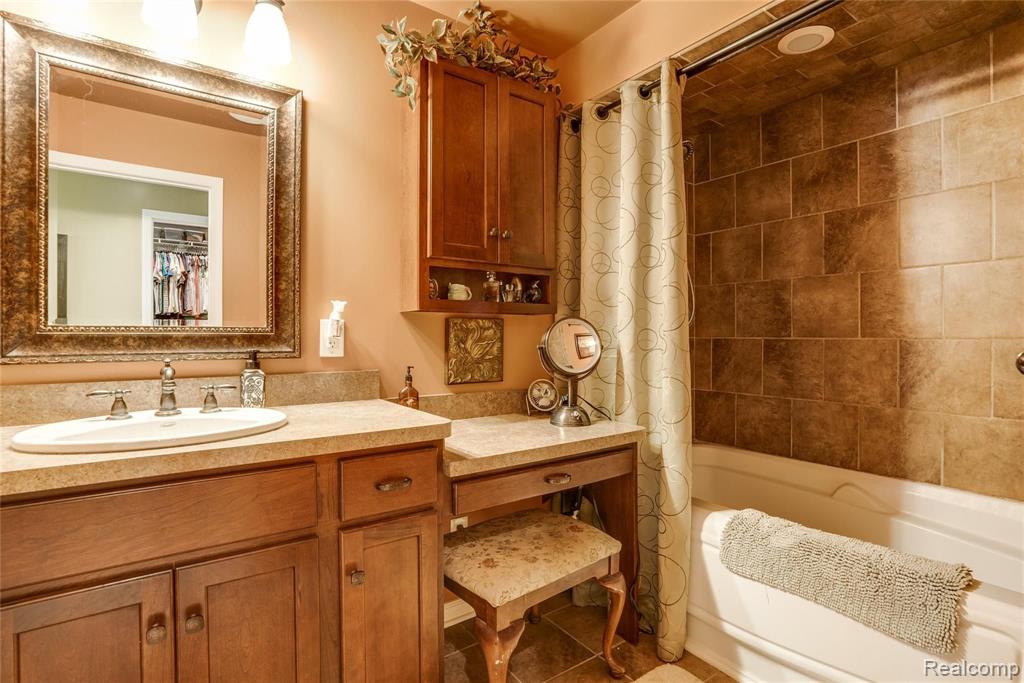 1179 Barneswood Lane Rochester Hills, MI 48306 - Photo 16 of 32