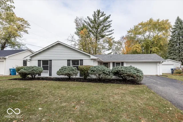 $2,200 | 130 Carmel View Drive, Carmel, IN 46032