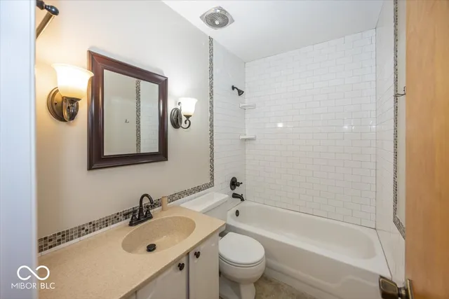 $2,200 | 130 Carmel View Drive, Carmel, IN 46032