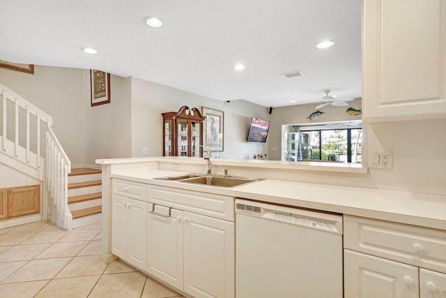 $660,000 | 2299 Treasure Isle Drive, Unit 59, Palm Beach Gardens, FL 33410