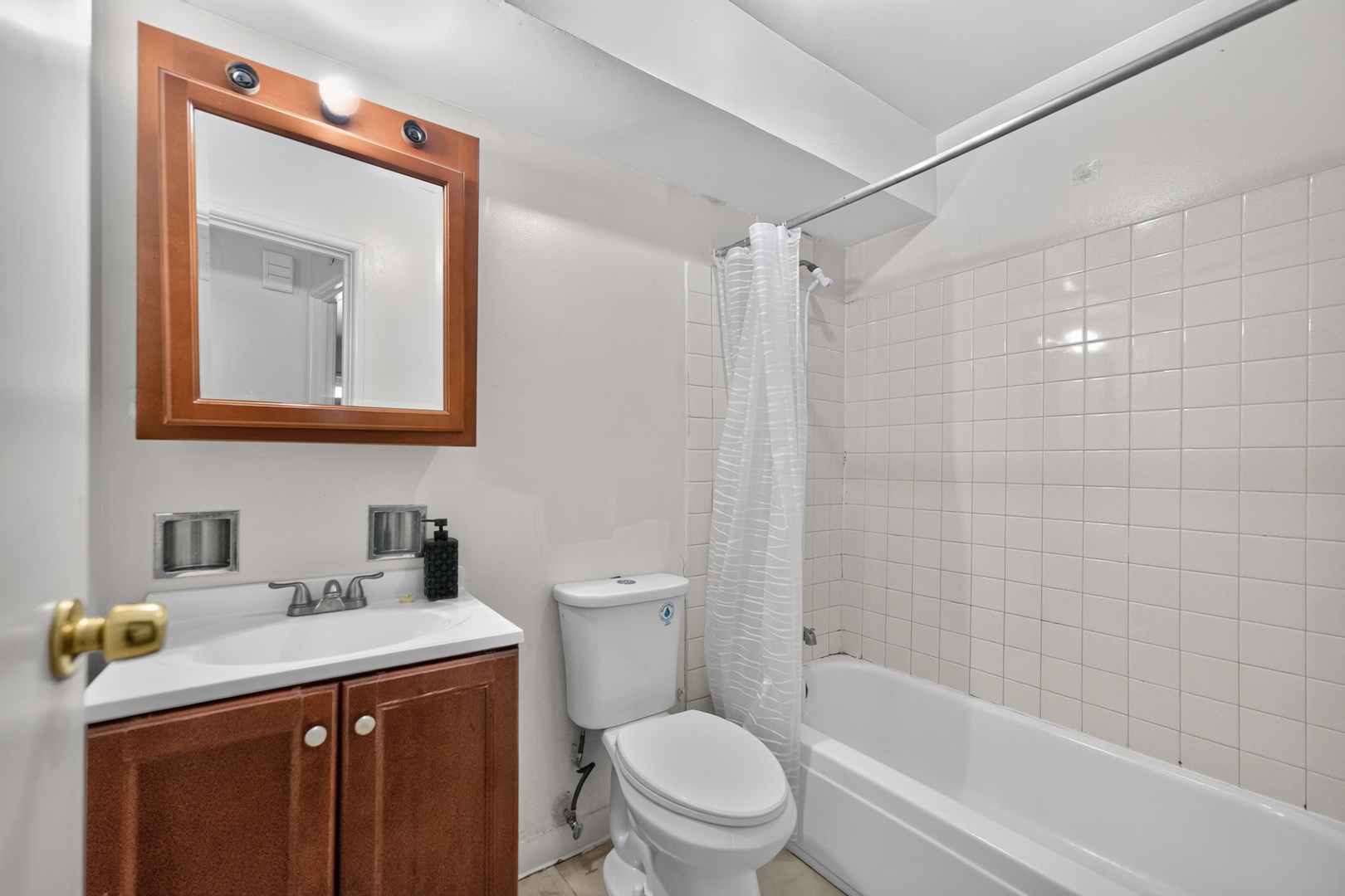 827 College Boulevard, Unit 201 Addison, IL 60101 - Photo 10 of 14