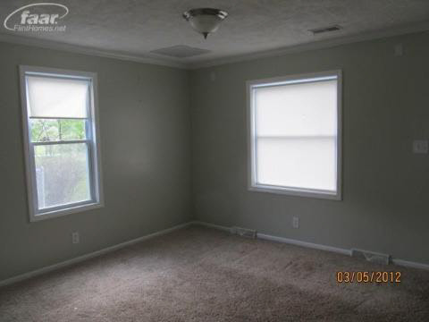 10187 Lapeer Road Davison, MI 48423 - Photo 3 of 6 20132453-2.JPG