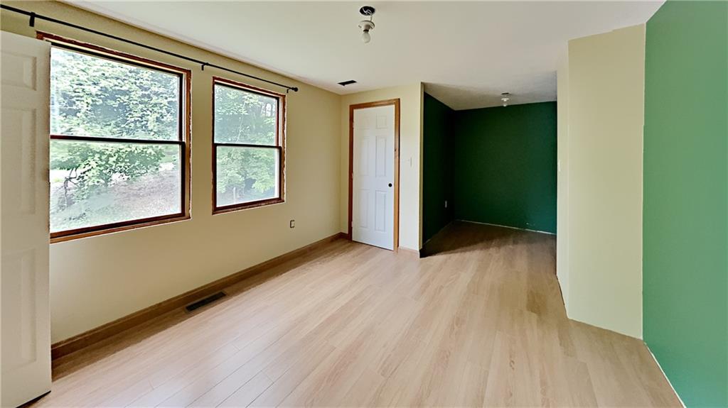 9752 Lindsay Road Pittsburgh, PA 15237 - Photo 11 of 25 Gallery Image 11