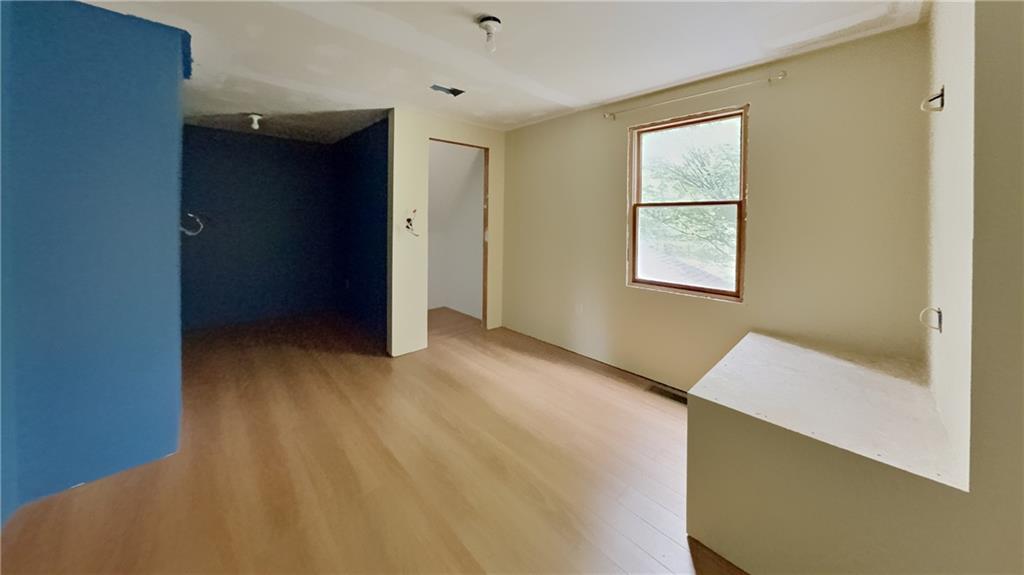 9752 Lindsay Road Pittsburgh, PA 15237 - Photo 12 of 25 Gallery Image 12