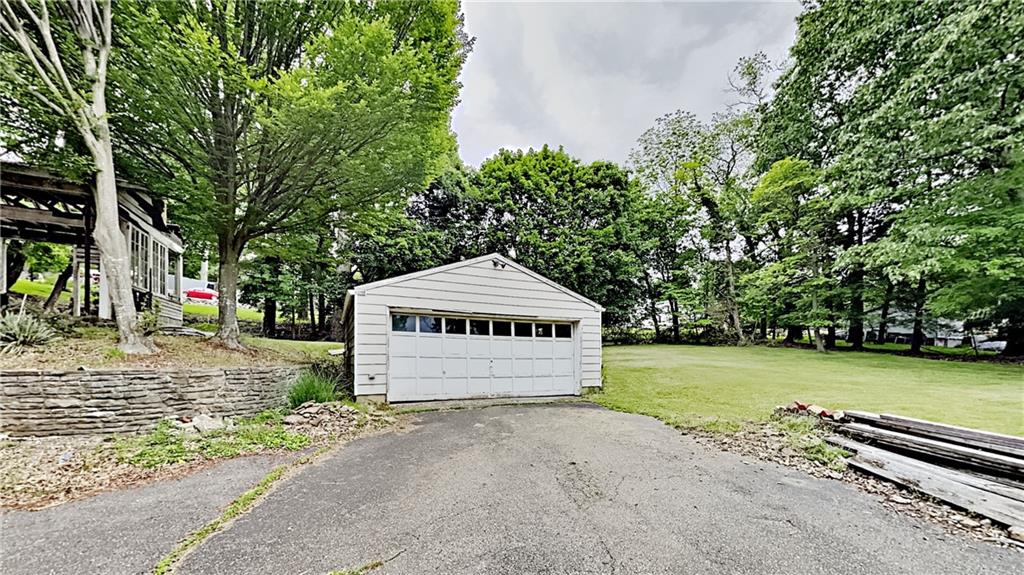 9752 Lindsay Road Pittsburgh, PA 15237 - Photo 17 of 25 Gallery Image 17