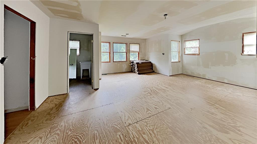 9752 Lindsay Road Pittsburgh, PA 15237 - Photo 6 of 25 Gallery Image 6