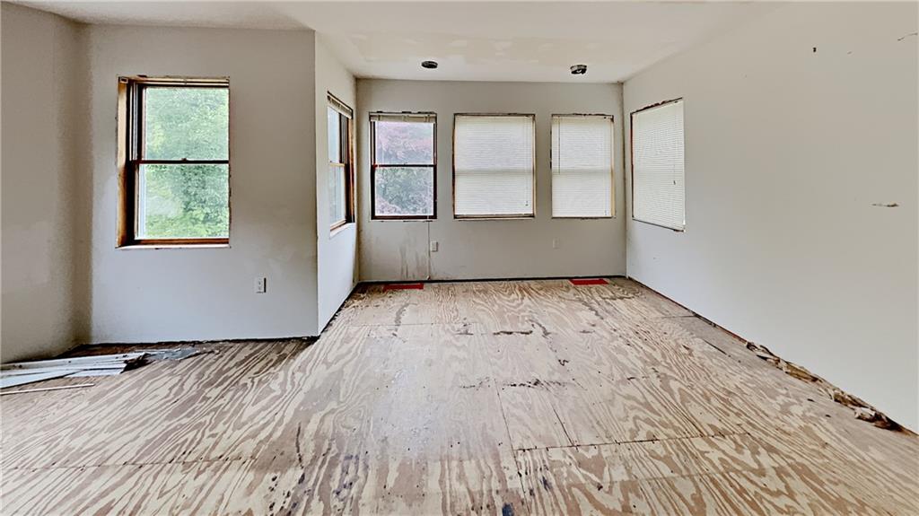 9752 Lindsay Road Pittsburgh, PA 15237 - Photo 7 of 25 Gallery Image 7