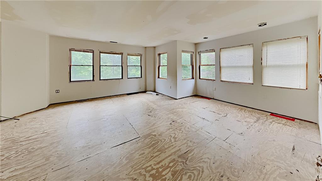 9752 Lindsay Road Pittsburgh, PA 15237 - Photo 8 of 25 Gallery Image 8