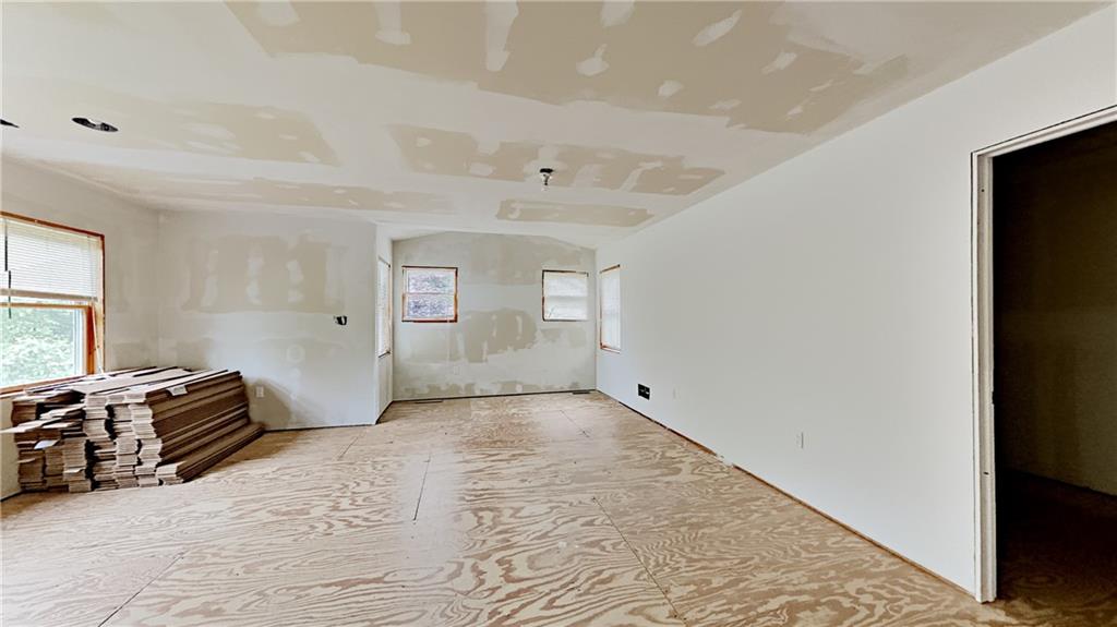 9752 Lindsay Road Pittsburgh, PA 15237 - Photo 10 of 25 Gallery Image 10