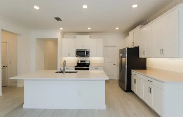 $1,700 | 1250 Spinnaker Drive, Lakeland, FL 33805