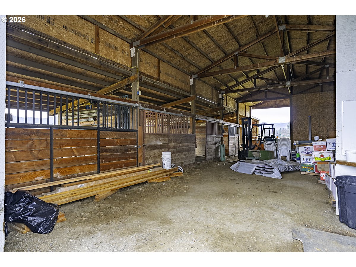 408 Oak Grove Road Medford, OR 97501 - Photo 26 of 46