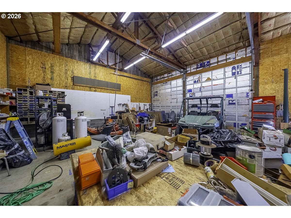 408 Oak Grove Road Medford, OR 97501 - Photo 39 of 46 a view of a room with gym equipment