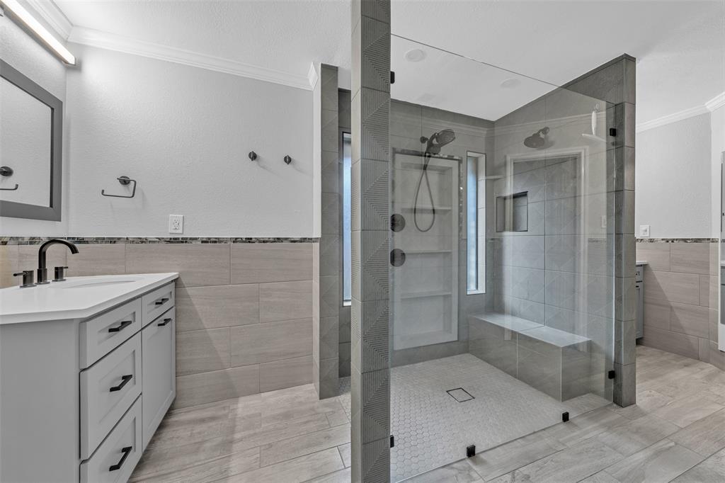 1205 Clover Hill Road Mansfield, TX 76063 - Photo 13 of 29 Primary Bathroom. Two vanities.