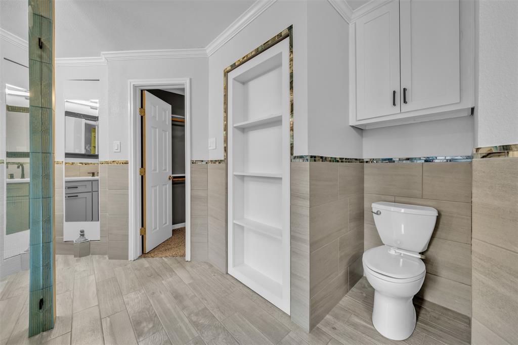 1205 Clover Hill Road Mansfield, TX 76063 - Photo 17 of 29 Locking Safe room