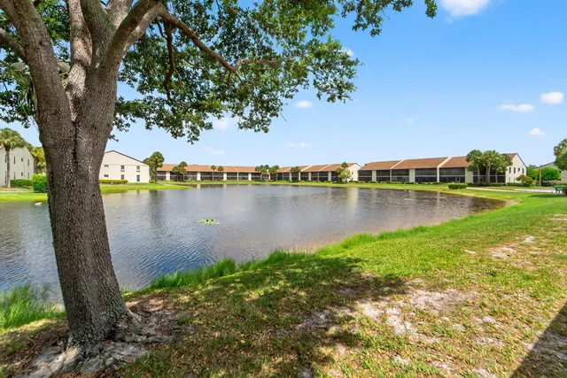 $129,000 | 7903 Willow Spring Drive, Unit 1125, Lake Worth, FL 33467