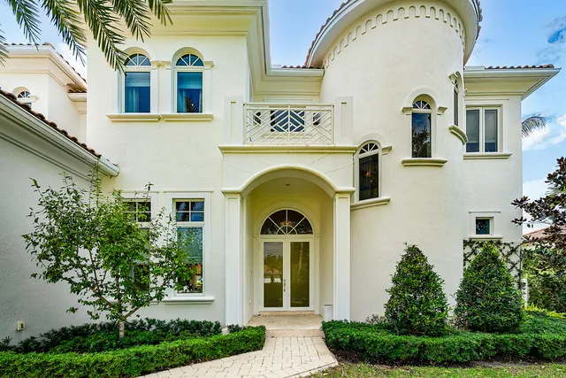 $5,195,000 | 19 Harbour Drive North, Ocean Ridge, FL 33435