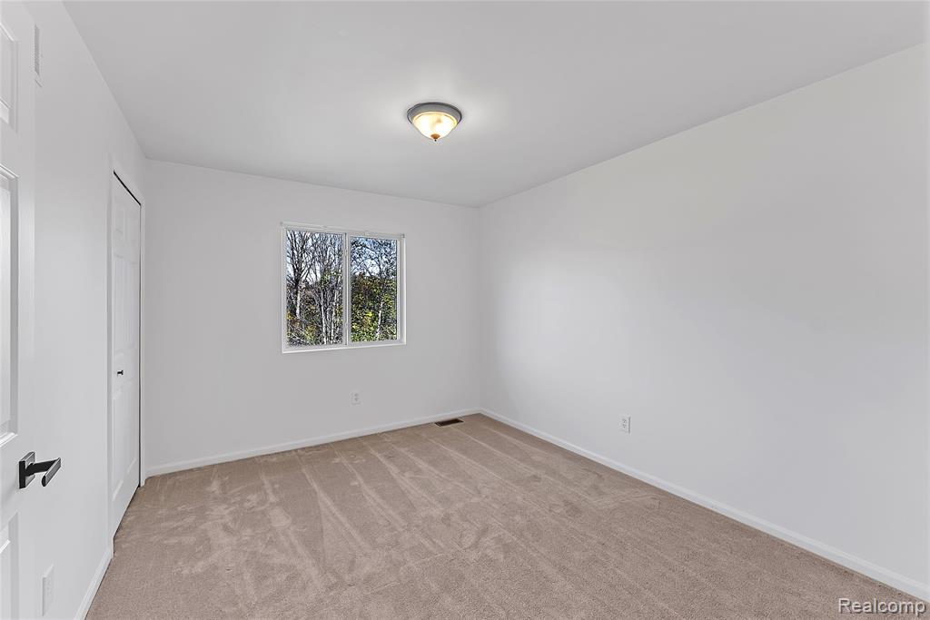 2178 Lagoon Drive Rochester Hills, MI 48309 - Photo 26 of 38
