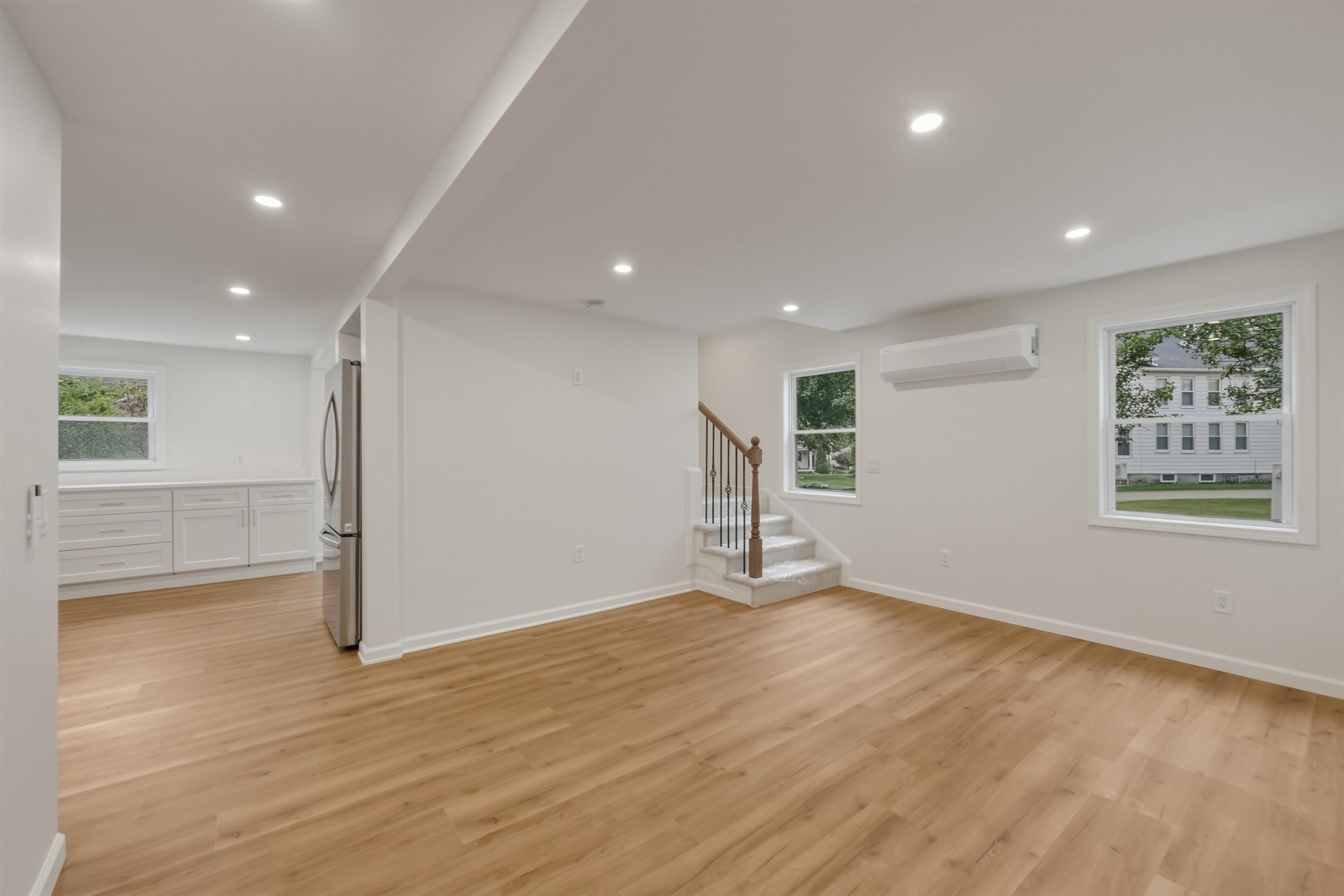 71 Manchester Street Nashua, NH 03064 - Photo 7 of 26 Gallery Image 7