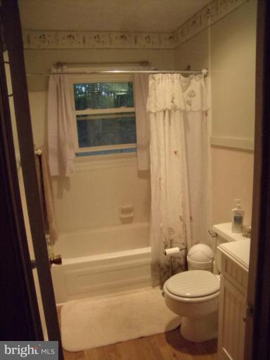 2247 Mountain Road Front Royal, VA 22630 - Photo 5 of 15 Hall bath
