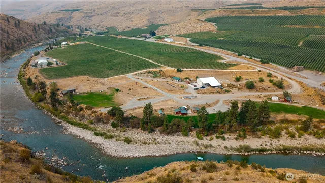 $1,395,000 | 385 Highway 153, Pateros, WA 98846