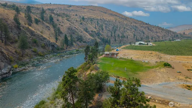 $1,395,000 | 385 Highway 153, Pateros, WA 98846